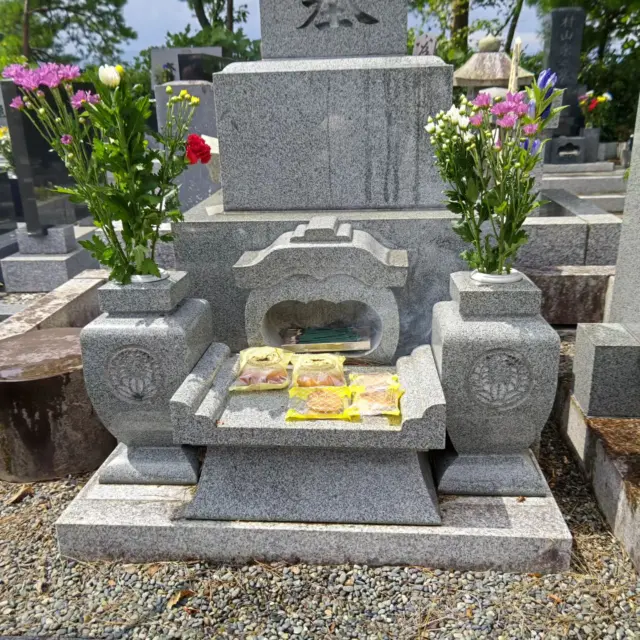 毎年、バタバタと慌ただしく迎えるお盆ですが、今年も素敵な時間を過ごすことが出来ました。
台風による悪天候や猛暑の中でのお墓参りなど、大変なお盆休みになりましたが、集まった皆の笑顔からたくさんのパワーを貰えました！田舎は自分にとっても子供達にとっても『家族の繋がり』を感じることが出来る大事な場所。いつまでも大切にしていきたいと思います✨

えすらん有心でも『繋がり』を大切にしたお手伝いが出来るよう日々、精進していきます！
#お盆休み#介護保険外サービス#朝霞市#新座市#志木市
